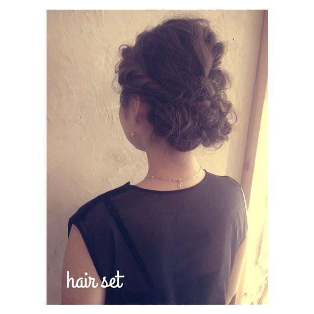 ミディアムヘアスタイル  hairsalon de Forever Lux ボブディ センターパート 大人かわいい 似合わせカット アシンメトリー ハニーベージュ 透明感 ツヤ感