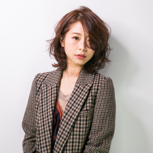 ミディアムヘアスタイル  eyes セミロング レイヤーミディ 外はね おフェロ 無造作 ゆるふわ 上品 クール OL カジュアル セミウェット