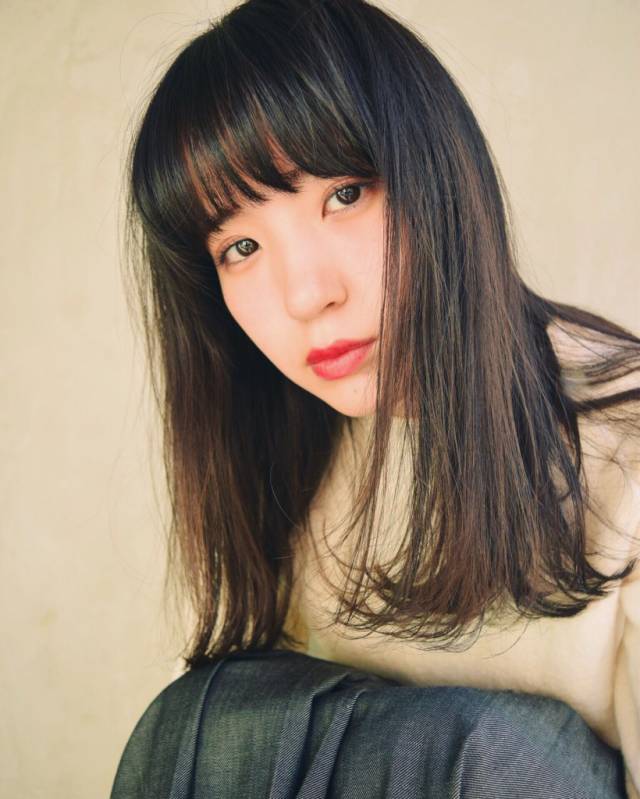 ロングヘアスタイル  Neon by Newton ぱっつん ぱっつん前髪 前髪 ゆる巻き ヘアカラー アッシュ ヘアスタイル 国分寺 東京美容室 ダークアッシュ ロングヘア ヘアサロン 透明感 シースルーバング 無造作