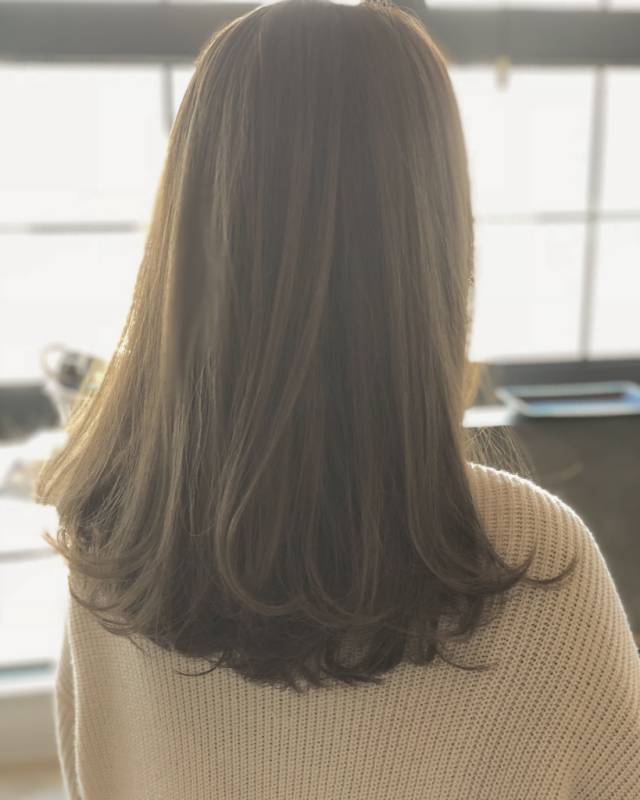 ショートヘアスタイル  NT hairdesignbase うざバング シースルーバング 無造作 外国人風 ラフ 耳かけ 外ハネ ウェット 透明感 アッシュ デザインカラー ダブルカラー ブリーチ ピンク アンニュイ