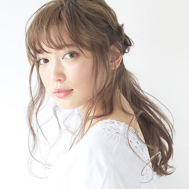 セミロングヘアスタイル  vicca 南青山 グレージュ 前髪 透明感 vicca萩原