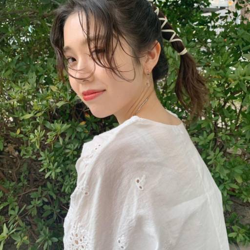 ヘアアレンジヘアスタイル  パーティーアレンジ アレンジ 簡単アレンジ カジュアルアレンジ ヘアアレンジ セルフアレンジ ツイストアレンジ ロングアレンジ ねじりアレンジ 前髪アレンジ サイドアレンジ ポニーテールアレンジ 透明感 モテ 愛され おフェロ センターパート ポニーテール