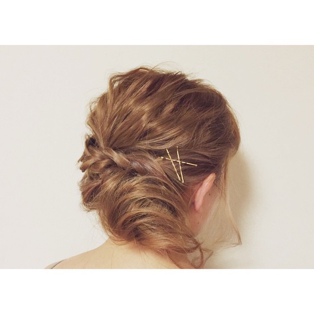 ヘアアレンジヘアスタイル  ゴールドピン シンプルアレンジ 簡単アレンジ 福島 郡山 白河 齊藤史和