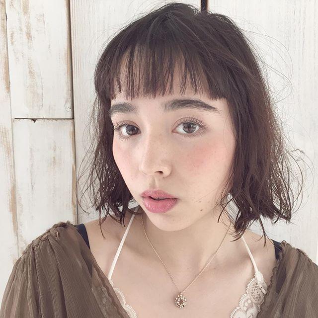 ミディアムヘアスタイル  BALLOON HAIR