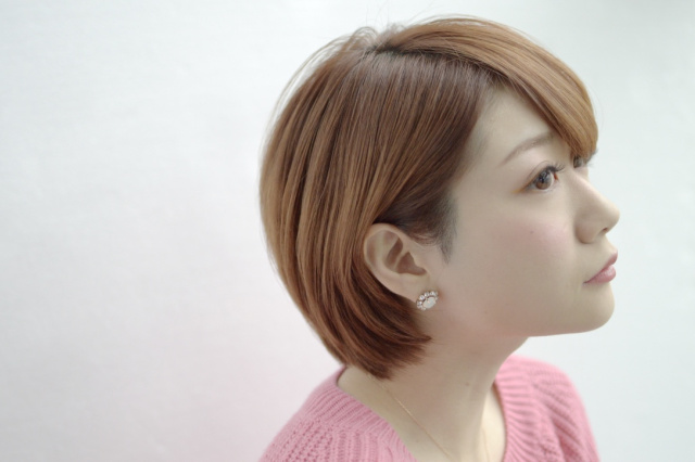 ボブヘアスタイル  vicca 'ekolu 無造作 外国人風 ラフ 耳かけ 外ハネ アンニュイ ウェット 透明感