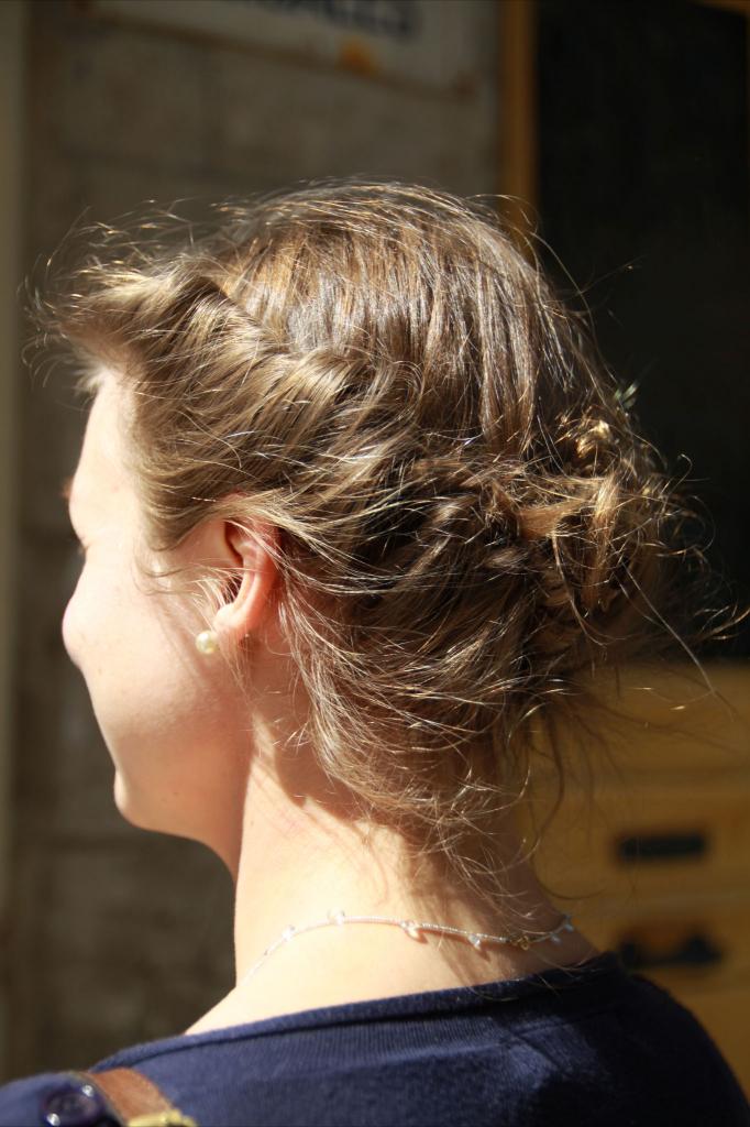 ヘアアレンジヘアスタイル  まとめ髪 簡単アレンジ 無造作 抜け感 大人可愛い ルーズ感 セルフアレンジ 海外スナップ