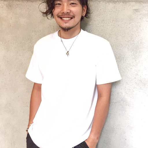 スガシュンスケ