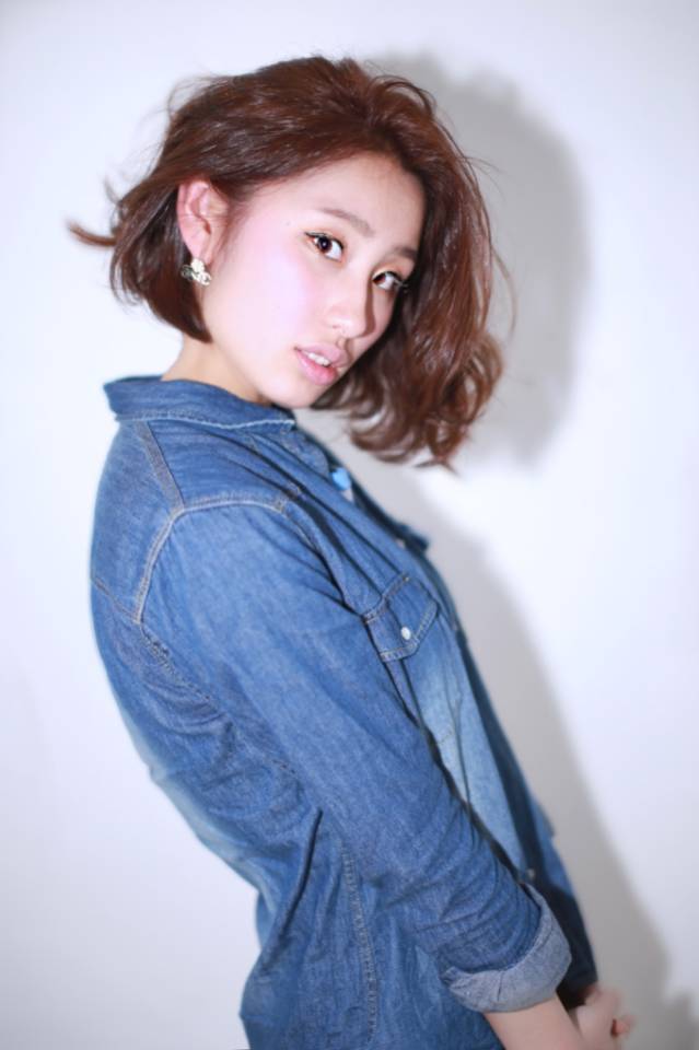 ショートヘアスタイル  HOULe ショートボブ 透明感 ピンク ラズベリー 切りっぱなし 切りっぱなしボブ オーガニックカラー