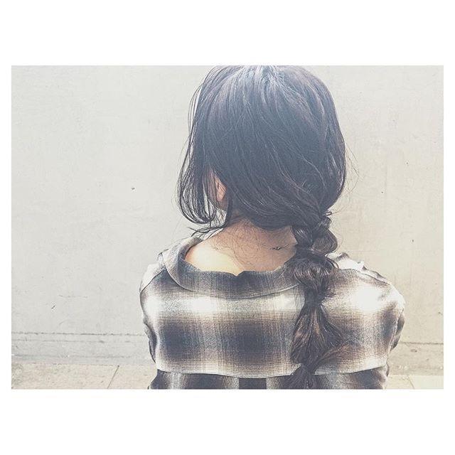 セミロングヘアスタイル  CORNER 黒髪 アッシュ アッシュベージュ グレージュ 赤味除去