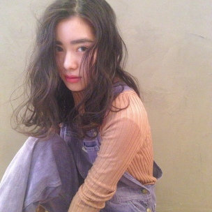 アッシュ♡「外国人風の髪色」が秋冬のトレンドヘアカラーなんです。