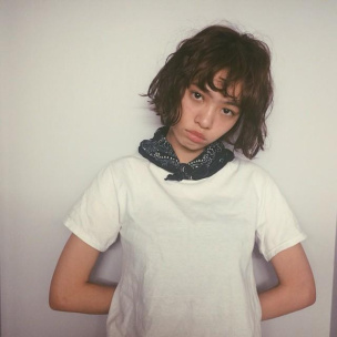 頭・首に「バンダナ」をプラス。かわいい巻き方&コーデをマネしよう♡