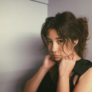 2度見しちゃう可愛さ。圧倒的に好印象な黒髪のヘアアレンジ♡