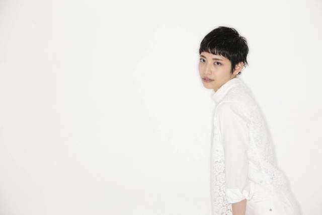 ボブヘアスタイル  Liike うざバング シースルーバング 無造作 外国人風 ラフ 耳かけ 外ハネ アンニュイ 透明感 ウェーブ アッシュ 好感度 モテ 簡単スタイリング くせ毛風 ダークトーン