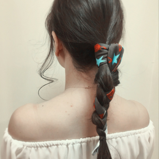 ヘアアレンジヘアスタイル  ヘアアレンジ バンダナ バンダナアレンジ 三つ編み ロング 簡単アレンジ 簡単スタイリング 編み込み 夏 ナチュラル カジュアル ヘアメイク ヘアセット ヘアアクセ viviennewestwoo ファション FASHION 海
