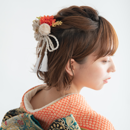 ボブヘアスタイル  ヘアーサロン　Loufreasy（ラフリジー） ボブ ショートボブ ボブアレンジ 切りっぱなしボブ 外ハネボブ ヘアアレンジ ヘアセット 振袖 成人式 袴 卒業式 編み込み 編みこみアレンジ 編み下ろし 着物アレンジ 和装アレンジ 浴衣アレンジ