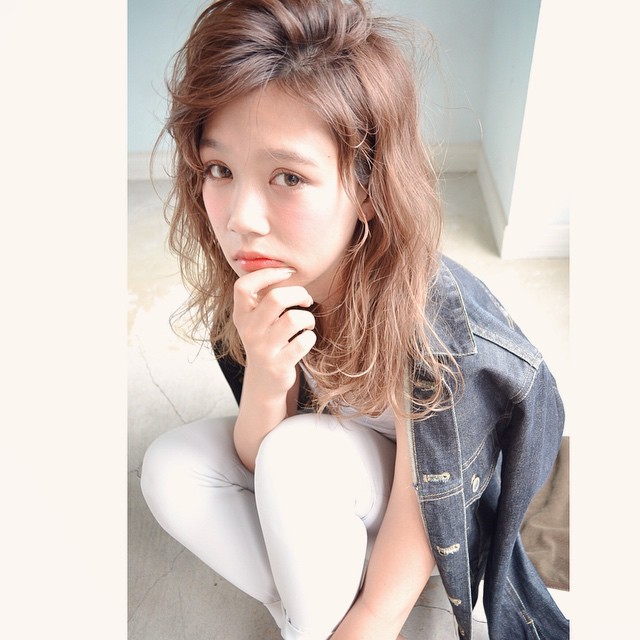 セミロングヘアスタイル  山崎浩 おフェロ モテ 愛され デニム 立川