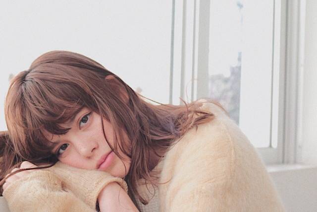 ミディアムヘアスタイル  ラフ アンニュイ 透明感 ナチュラル 抜け感 モテ ベージュ ロブ