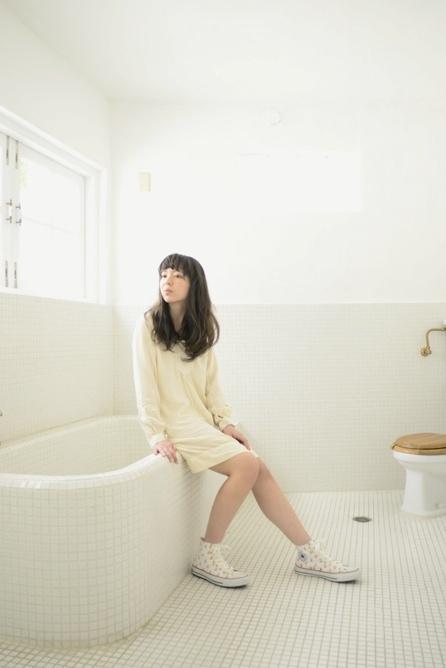 ミディアムヘアスタイル  ダークトーン アッシュ ウルフ 厚めバング ウェット 無造作 ラフ ファッション スエード ボヘミアン depart 南青山店