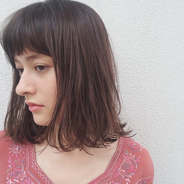 ミディアムヘアスタイル  畑田萌 外はね ショートバング 眉上バング ナチュラル 透明感 中目黒 代官山 roma