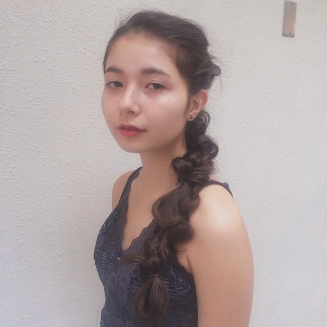 ヘアアレンジヘアスタイル  畑田萌 透明感 ラフ ナチュラル ダウンアレンジ 代官山 中目黒 roma