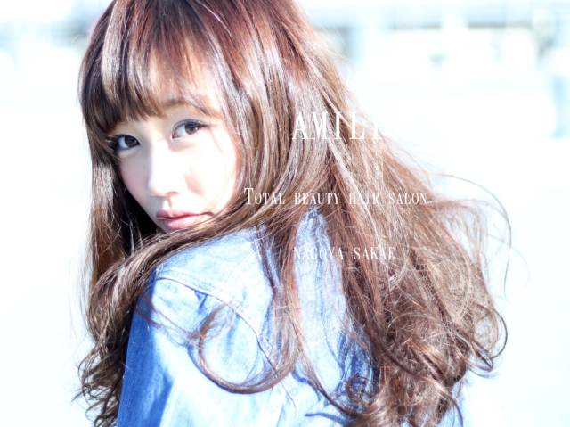 セミロングヘアスタイル  dydi 表参道 波巻き セミロング 黒髪 抜け感 外国人風カラー 透明感 アップバング 耳かけ