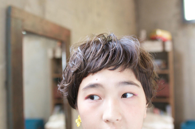 ボブヘアスタイル  RODGE ボブ ショートボブ ショートバング おフェロ ダークアッシュ ダークトーン ラフ 黒髪 外国人風 無造作