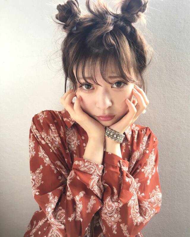 ボブヘアスタイル  ヘアアレンジ アレンジ 簡単アレンジ ラフ 無造作 ナチュラル フェミニン おフェロ 色気 大人可愛い シースルーバング ボブアレンジ ポンパドール ポンパ 前髪アレンジ お団子ヘア お団子 お団子アレンジ