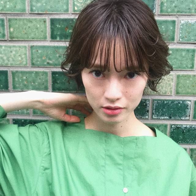 ヘアアレンジヘアスタイル  Liike うざバング シースルーバング 無造作 外国人風 ラフ アンニュイ 透明感 結婚式 アッシュ 簡単スタイリング モテ 好感度