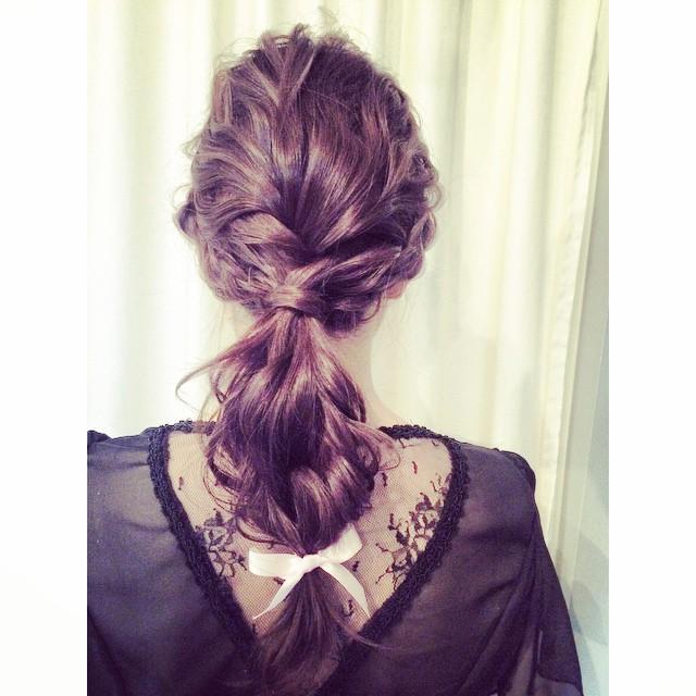 ヘアアレンジヘアスタイル  おだんご ダークトーン デニム デニムジャケット ナチュラル ボブ ボブアレンジ 透明感 黒髪