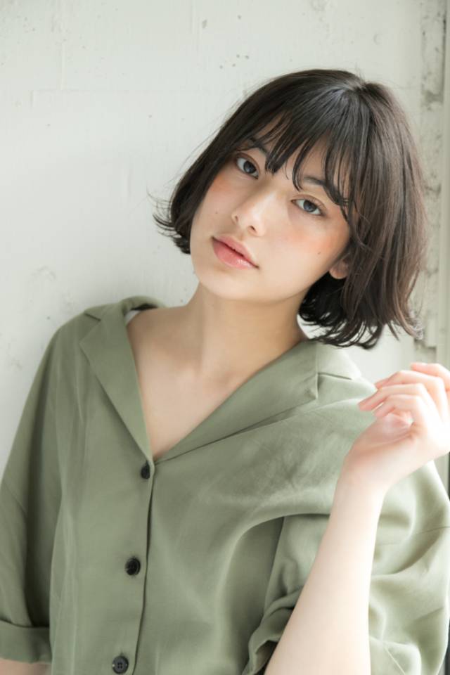 ボブヘアスタイル  dydi 表参道 外ハネボブ 黒髪 黒髪ボブ 切りっぱなしボブ シースルーバング 外国人風カラー 透明感 表参道 大人かわいい タンバルモリ
