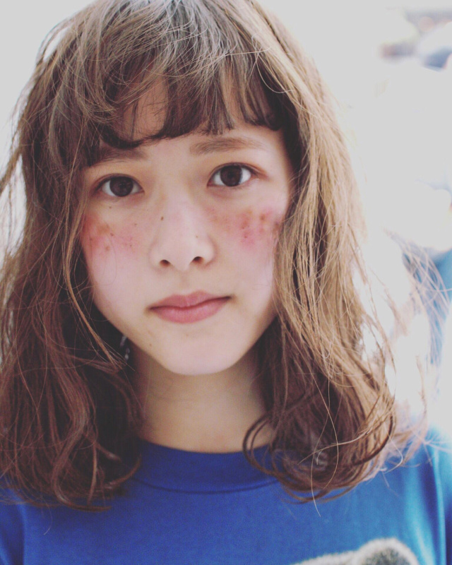 ボブヘアスタイル  ボブ 柔らかボブ 透け感ボブ ハンサムボブ シースルーボブ ニュアンスボブ 黒シャツ シャツ 大人ボブ 大人カジュアル オフィス クールボブ クールフェミニン シャンパンベージュ ZACC 宮川勇人 ZACC AO