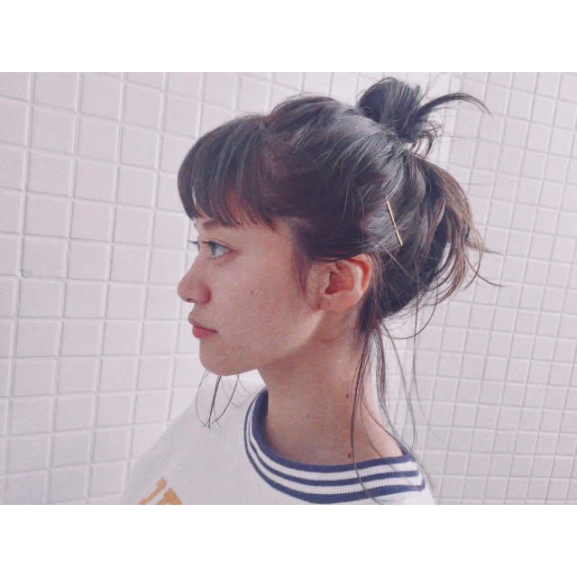ヘアアレンジヘアスタイル  ロブ アレンジ おだんご ラフ ゴールドピン ショートバング