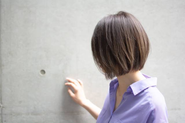 ロングヘアスタイル  センターパート ウェーブ くせ毛風 無造作 透明感 ラフ 外国人風 ハイトーン DECO
