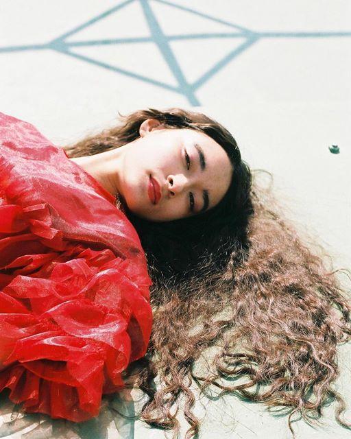 ロングヘアスタイル  LAURUN