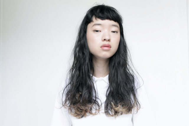 セミロングヘアスタイル  内埜晃宏 ミントアッシュ チェックシャツ ラフ カジュアル くせ毛風 外国人風 原宿 FUDGE meuvle