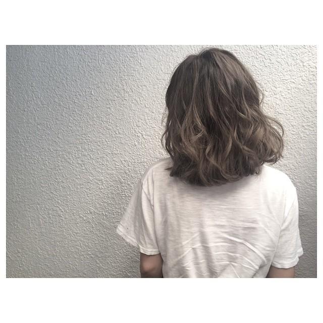 ショートヘアスタイル  シースルーバング 透明感 アッシュ ダークトーン