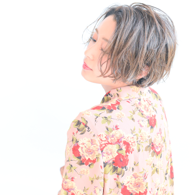 ボブヘアスタイル  ヘアーサロン　Loufreasy ショートボブ ショート ショートヘア ベリーショート ハンサムショート 大人ショート ボブ ニュアンスボブ イルミナ イルミナカラー イルミナカラーオーシャン 外国人風 アッシュ センターパート ウェット 透明感