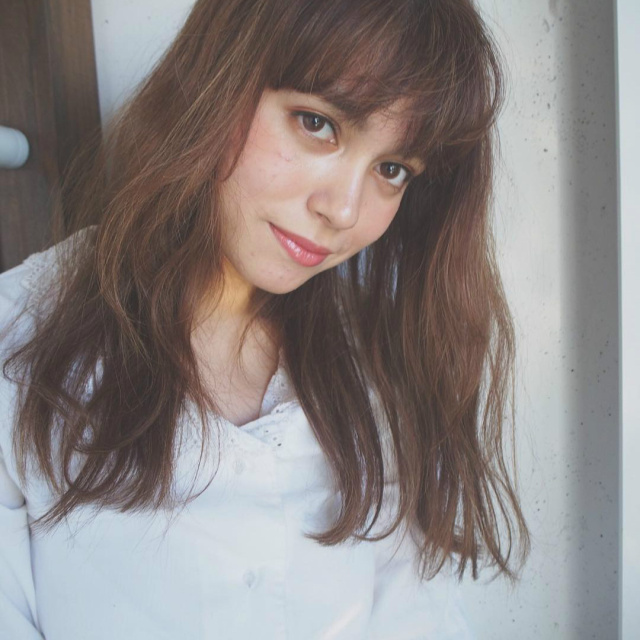 セミロングヘアスタイル  LOAVE AOYAMA