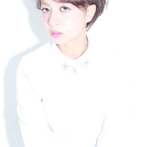 ロングヘアスタイル  ダークトーン オリーブベージュ センターパート ウェーブ 無造作 ラフ 束感 セミウェット ニット デニム サロペット