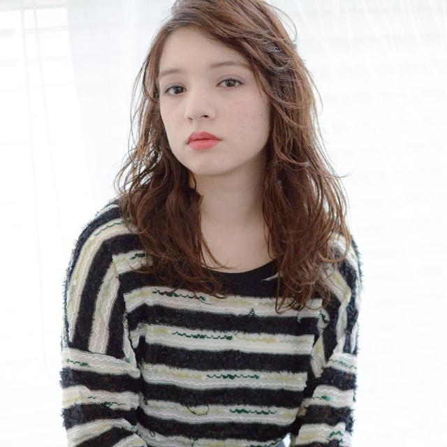 セミロングヘアスタイル  people
