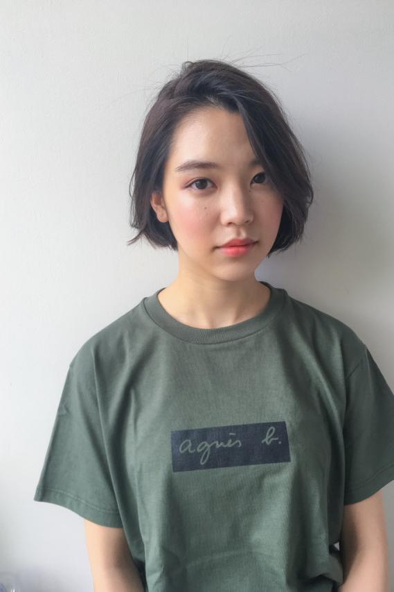 ボブヘアスタイル  La Rica シースルーバング 無造作 外国人風 ラフ 外ハネ アンニュイ ウェット ウェーブ アッシュ グレージュ ショートバンク 前髪 ブリーチ ハイライト パーマ ピンクアッシュ グレージュカラー 透明感