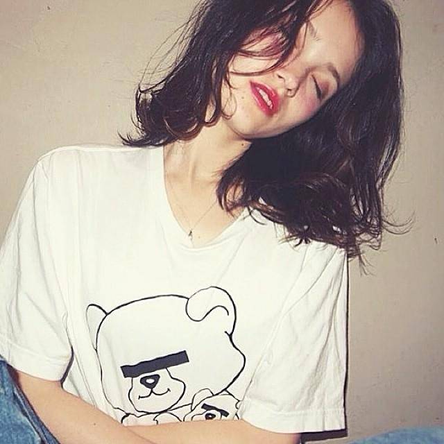 ミディアムヘアスタイル  磯田基徳 ダークトーン 外国人風 外ハネ ウェット 白石研太 FUDGE 渋谷 salon dakota