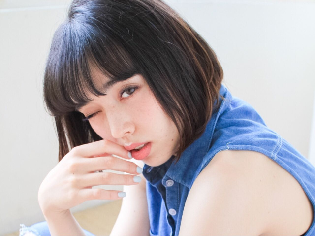 セミロングヘアスタイル  内埜晃宏 チェックシャツ かきあげバング ラフ ナチュラル 透明感 外国人風 原宿 meuvle