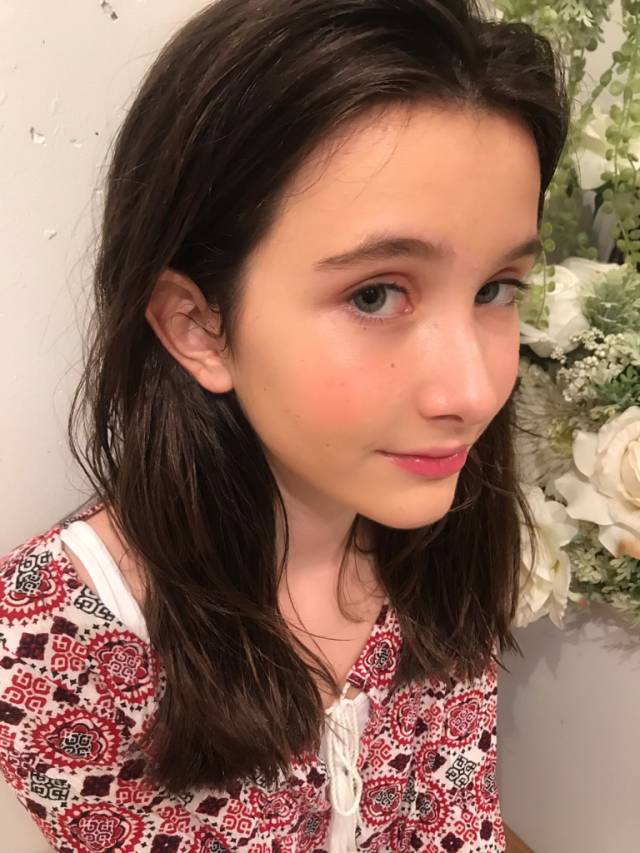 ロングヘアスタイル  La Rica うざバング シースルーバング 無造作 外国人風 ラフ アンニュイ ウェット 透明感 ウェーブ アッシュ