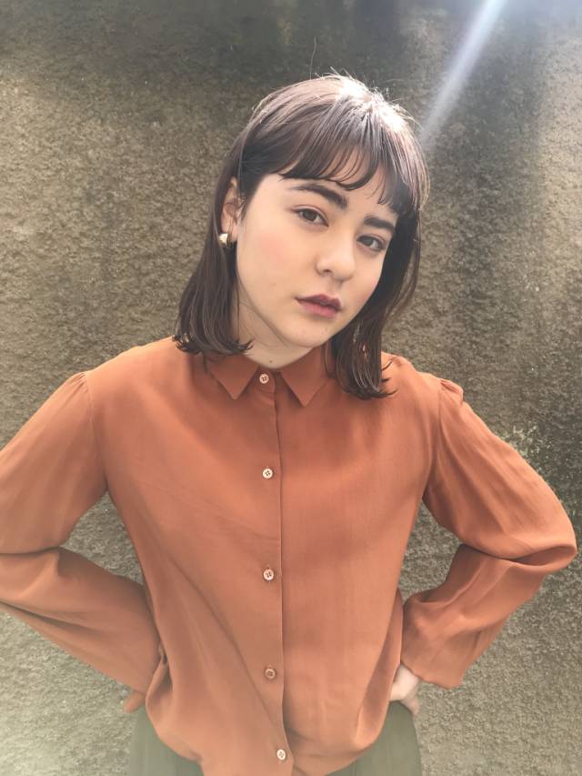 ミディアムヘアスタイル  Heartim 代官山店 シースルーバング 外国人風 外ハネ アンニュイ ウェット アッシュ 艶 束感 ファッジ 春 FUDGE 抜け感 ヨーロッパ 前髪 束間前髪 ビンテージ レトロ タイト オレンジ