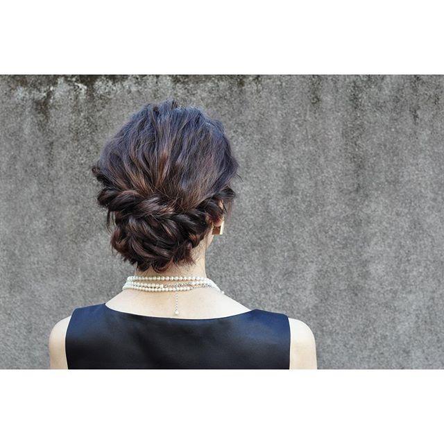 ボブヘアスタイル  Laji うざバング 無造作 外国人風 ラフ 耳かけ アンニュイ ウェット 透明感 外ハネ ウェーブ アッシュ