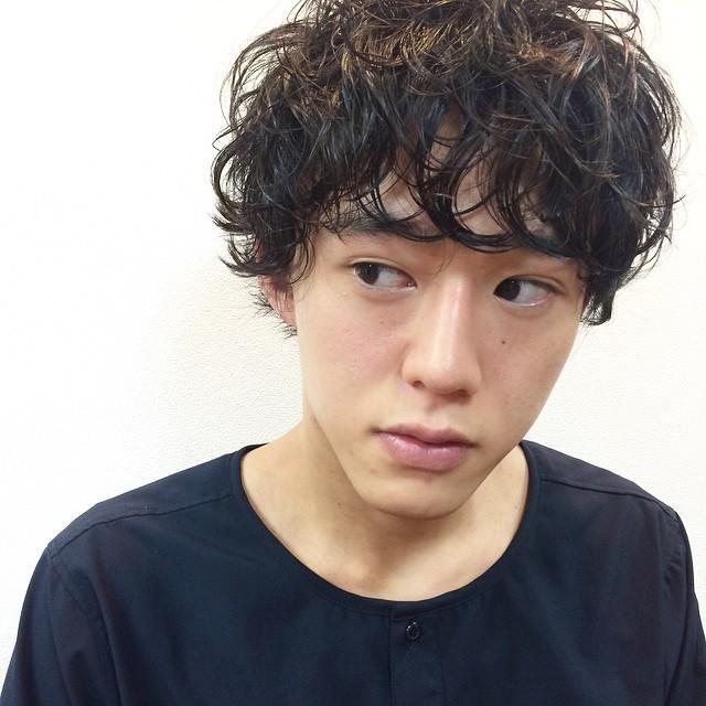 ミディアムヘアスタイル