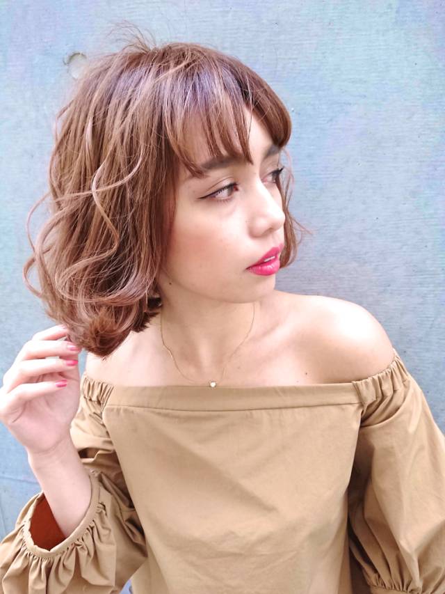 ショートヘアスタイル