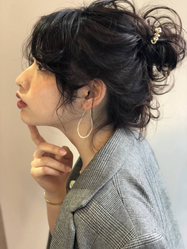 ショートヘアスタイル  Laji 無造作 外国人風 ラフ 外ハネ ウェット アンニュイ 透明感 ウェーブ
