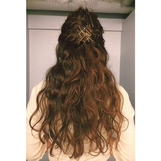 ヘアアレンジヘアスタイル  鈴木茜 くせ毛風 ゴールドピン ピンアレンジ 外国人風 マーメイドロング ロングアレンジ ミディアムアレンジ 中目黒 ハーフアップ 代官山 roma